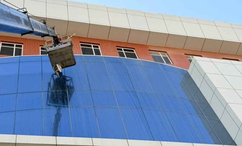 ازالة الواصق والاستيكر من الجدران 6 ازالة الواصق والاستيكر من الجدران