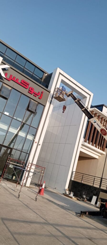 شركة تنظيف واجهات زجاجية والكلادنج 3 تنظيف عمال حبال سبايدر